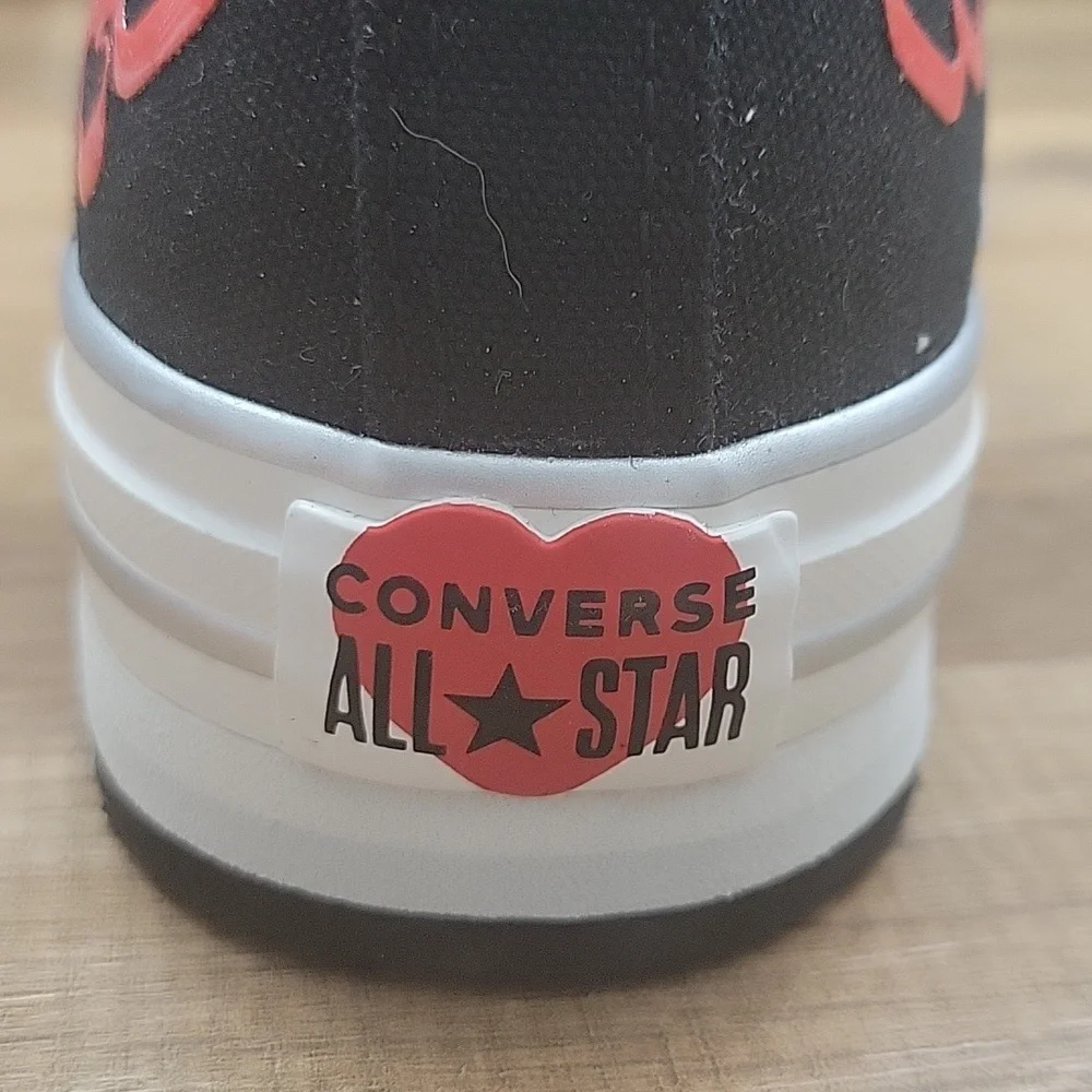 Converse high top Brand new platform in the box no lid.